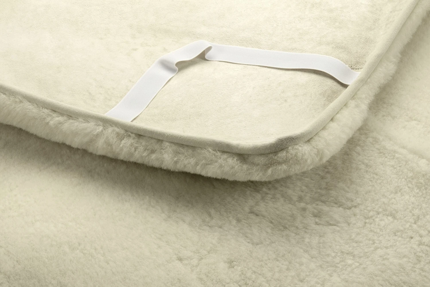 Beddenkussen Lamsvel Olijf Gelooid 5 Beddenkussen Lamsvel Olijf Gelooid - Afbeelding 3