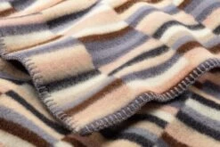 Ida Lamswollen Deken, Blauw -Interio Winkel ida lamswollen deken 1