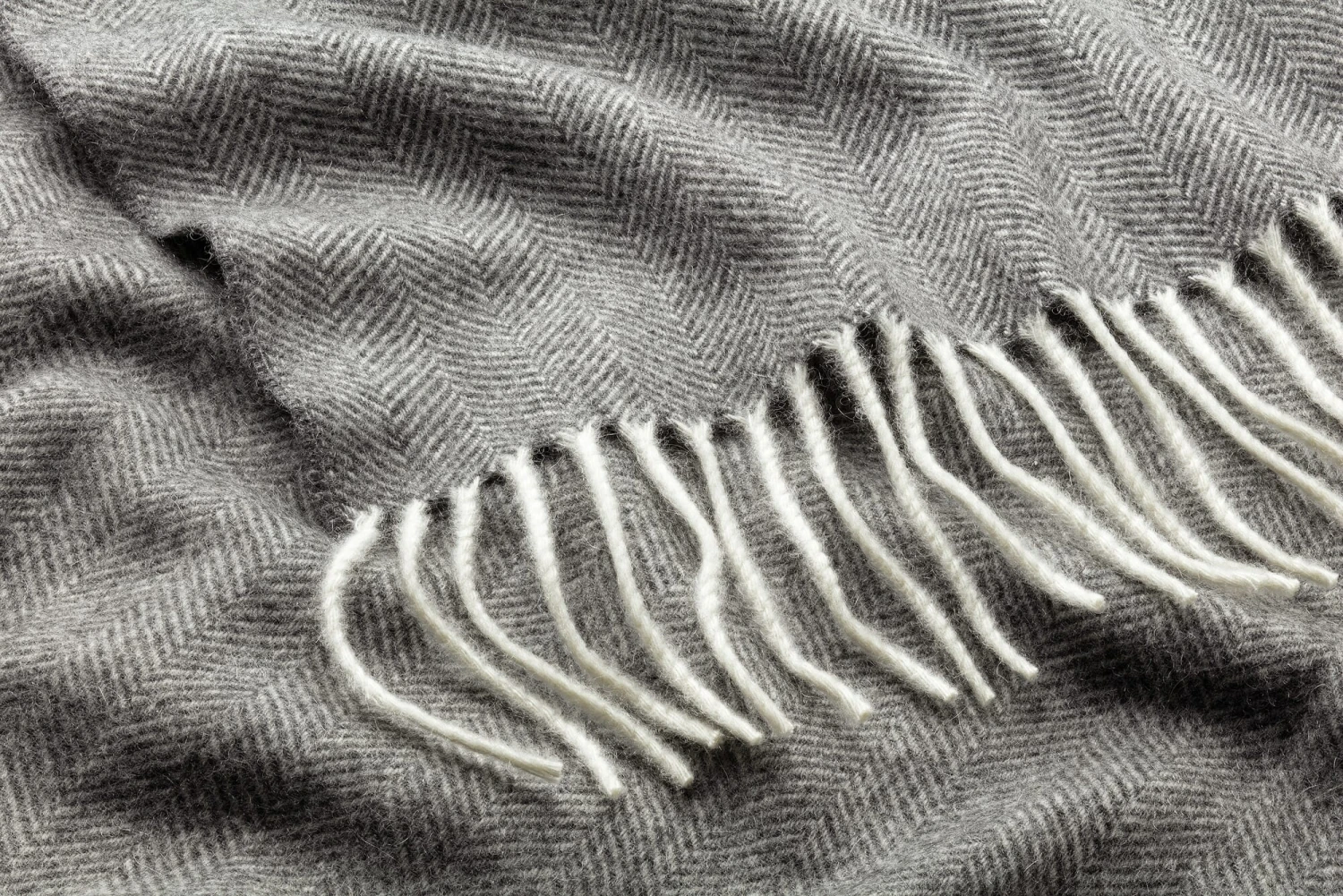 Kasjmier Deken Visgraat, Antraciet 4 Kasjmier Deken Visgraat, Antraciet - Afbeelding 2