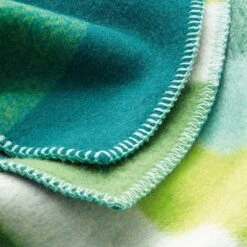 Lamswollen Deken Bauhaus-stijl, Groen 13 Lamswollen Deken Bauhaus-stijl, Groen -Interio Winkel lamswollen deken bauhaus stijl 2
