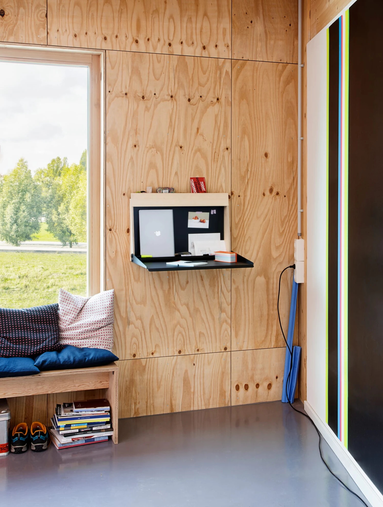 Staand Bureau En Wandsecretariaat, RAL 7021 Zwartgrijs 11 Staand Bureau En Wandsecretariaat, RAL 7021 Zwartgrijs - Afbeelding 9