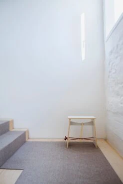 Stool Strammer Max, Wit / Rood -Interio Winkel stool strammer max 4