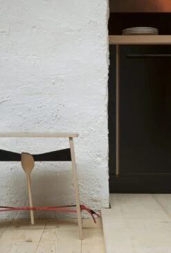 Stool Strammer Max, Wit / Rood -Interio Winkel stool strammer max 7