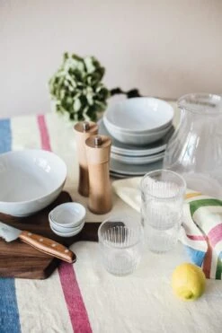 Tafelkleed Gekleurd Gestreept, 150 × 260 Cm -Interio Winkel tafelkleed gekleurd gestreept 3