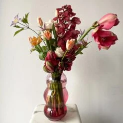 Vaas Muse L, Robijnrode Kleuren 5 Vaas Muse L, Robijnrode Kleuren -Interio Winkel vaas muse l 4