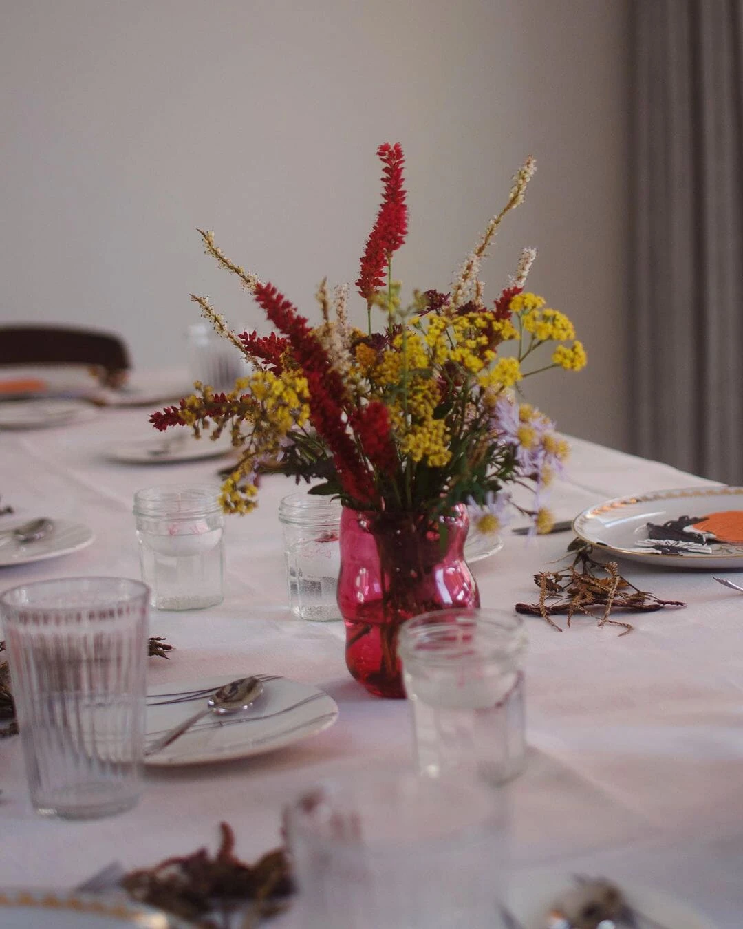 Vaas Muse S, Robijnrode Kleuren 4 Vaas Muse S, Robijnrode Kleuren - Afbeelding 2