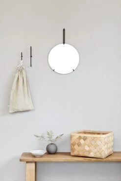 Moebe Wandhaak Haak, Klein, Gepoedercoat -Interio Winkel wandhaak haak klein 9