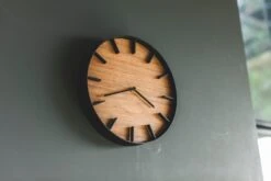 Yamazaki Wandklok Rin, Zwart / Walnoot -Interio Winkel wandklok rin 6
