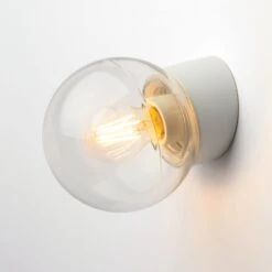 Wandlamp Porselein En Helder Glas -Interio Winkel wandlamp porselein helder glas 1